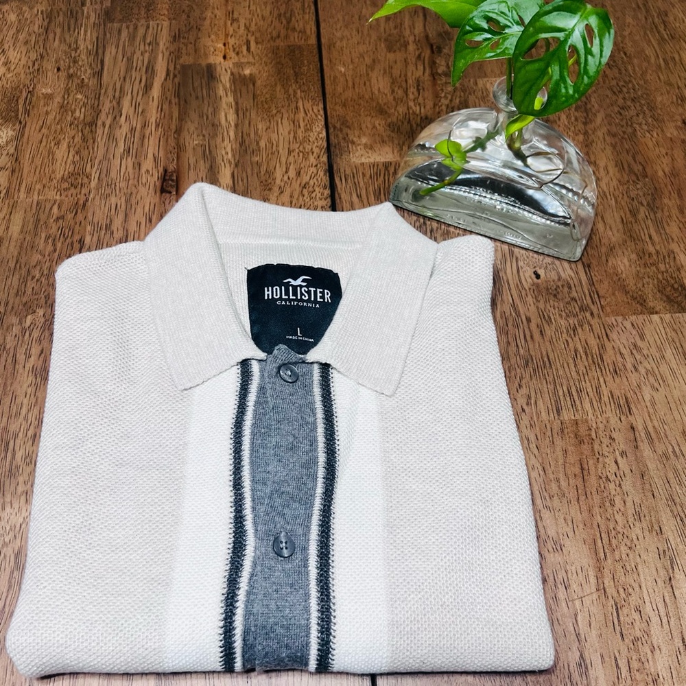 Men Hollister knited shirt